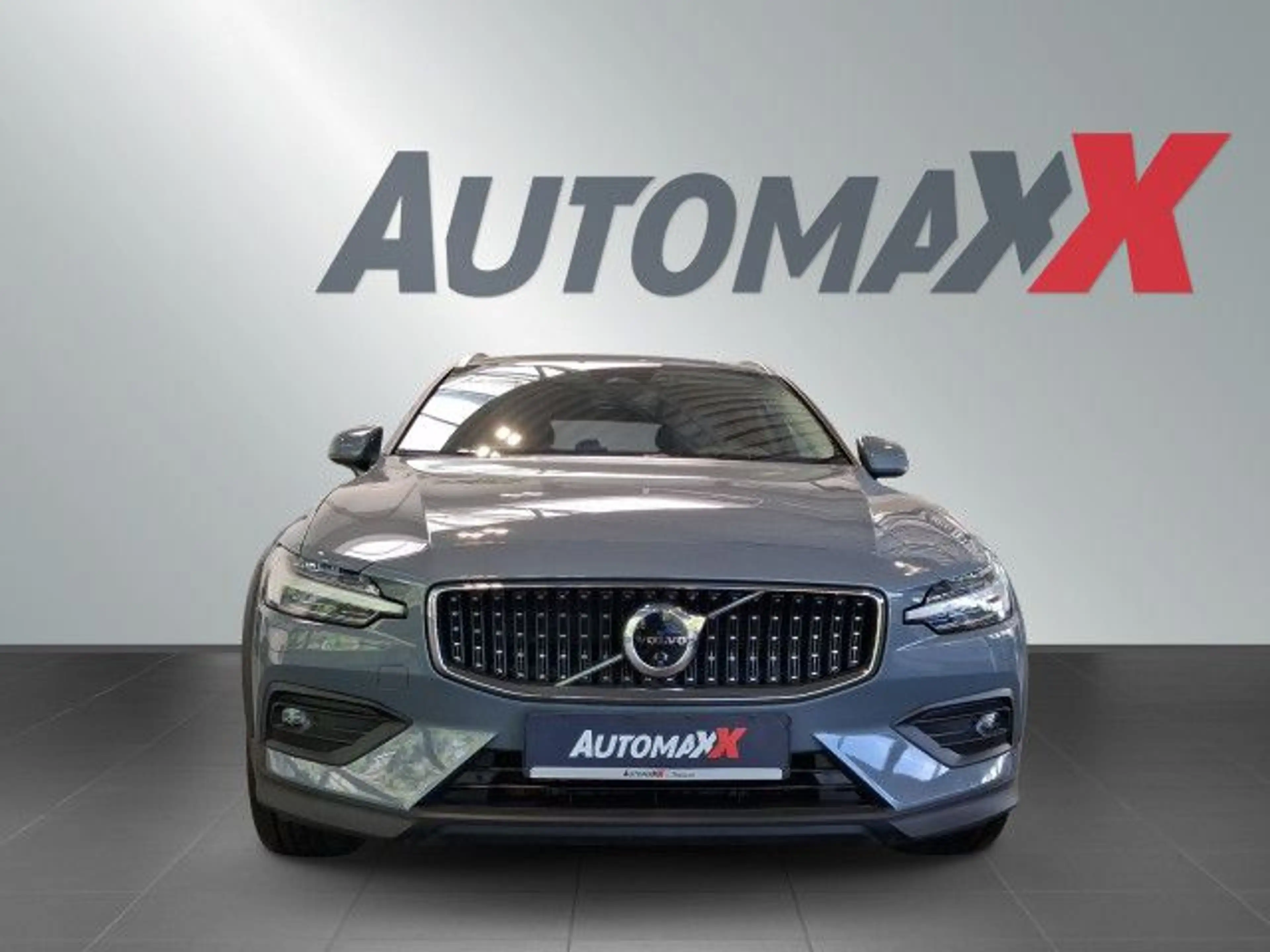Volvo V60 Cross Country B5 B AWD Plus Bluetooth Navi LED — photo 8