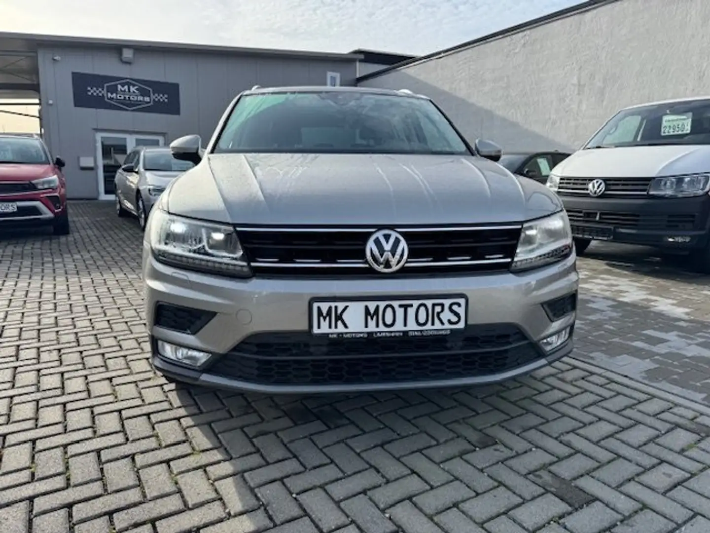 Volkswagen Tiguan Comfortline BMT/Start-Stopp Grau - 2