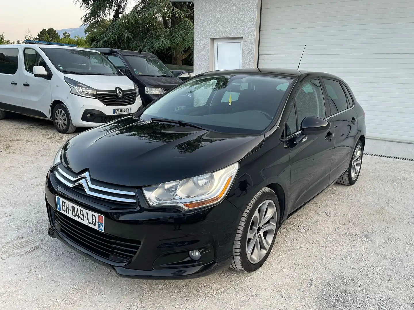 Citroen C4 1.6 HDi Seduction FAP Noir - 1