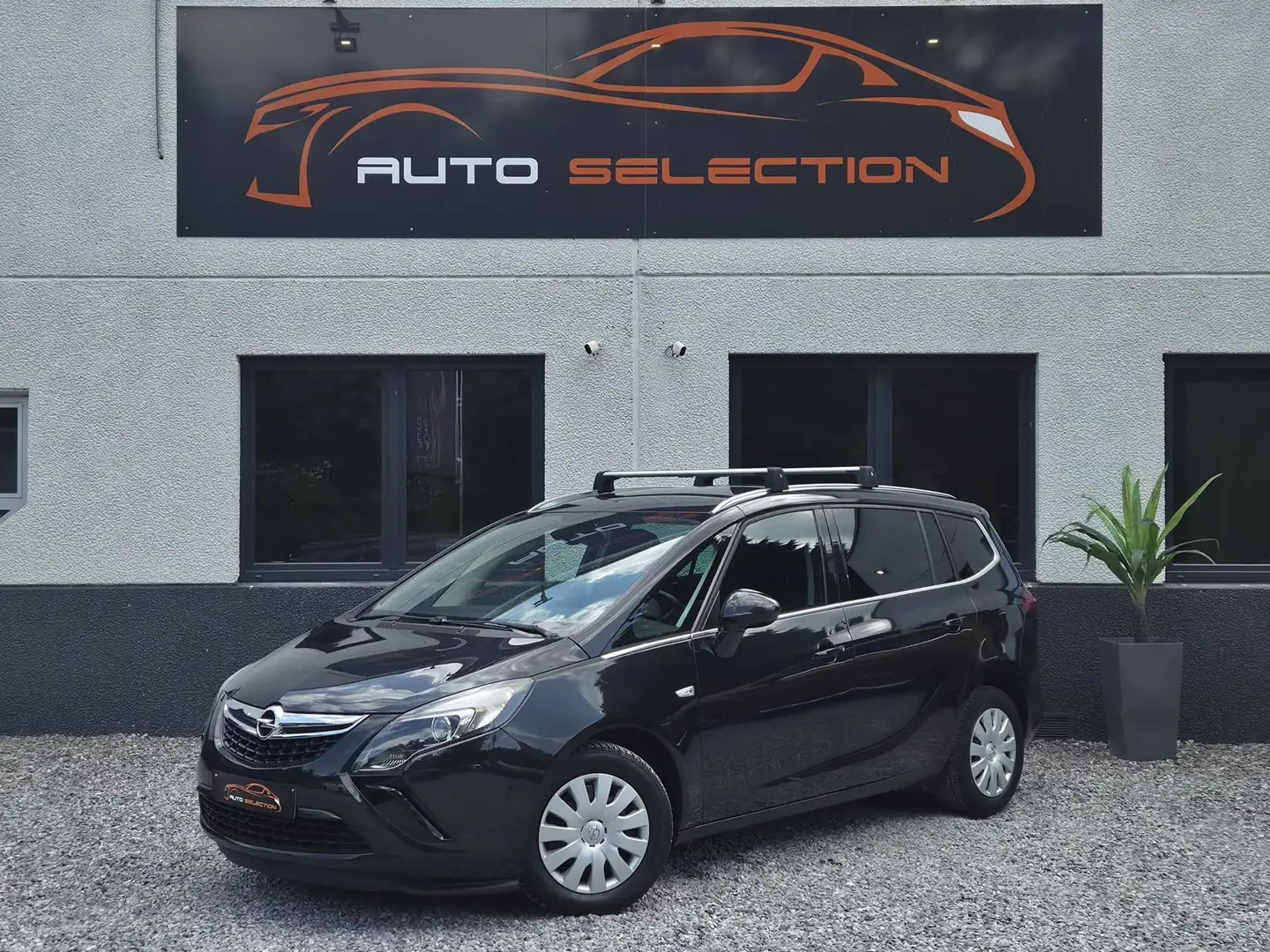 Opel Zafira Tourer 1.6 CDTi Cosmo - 7 PLACES - CAMERA - NAVI Zwart - 1