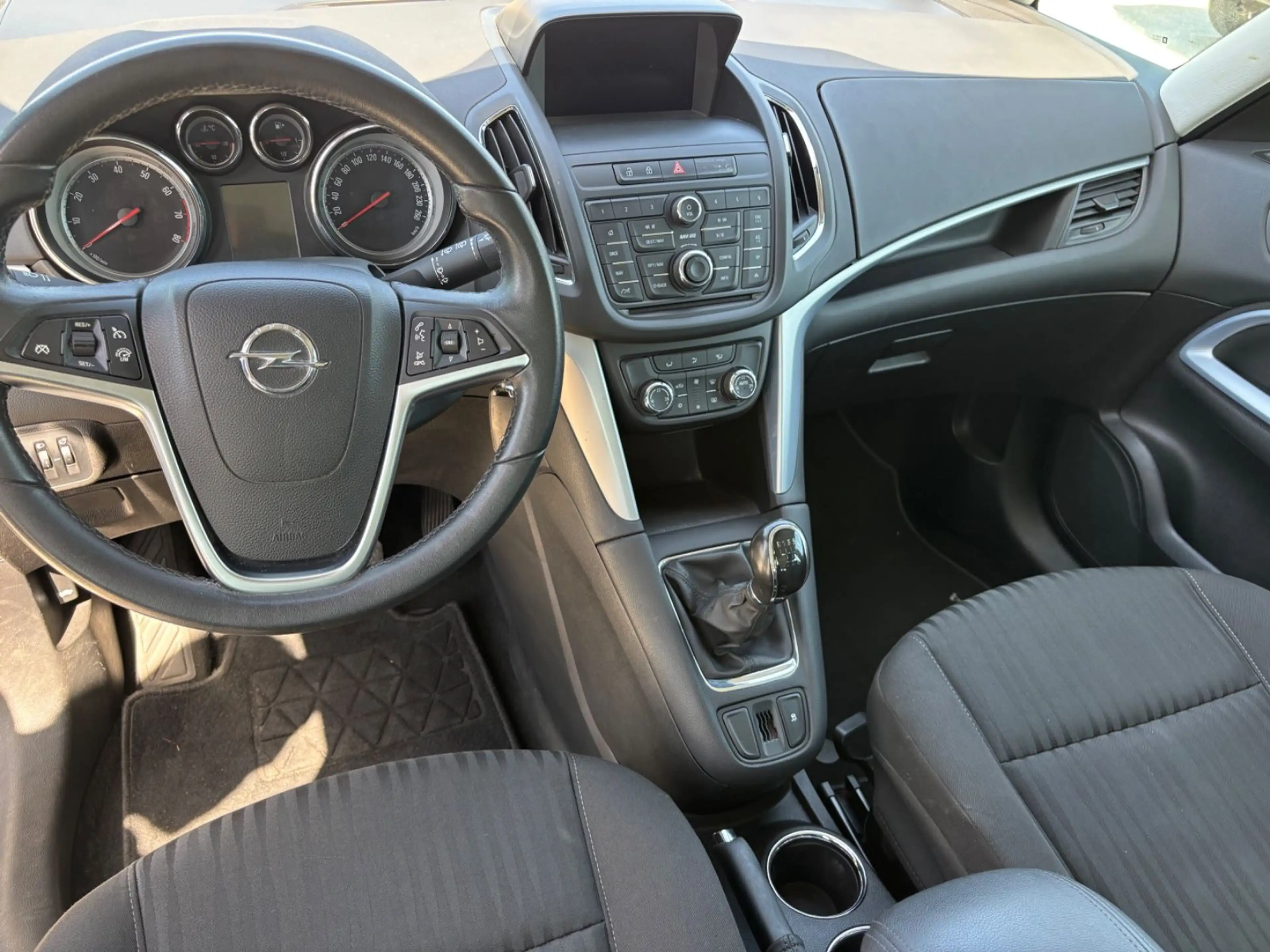 Opel Zafira C Tourer Edition — photo 10