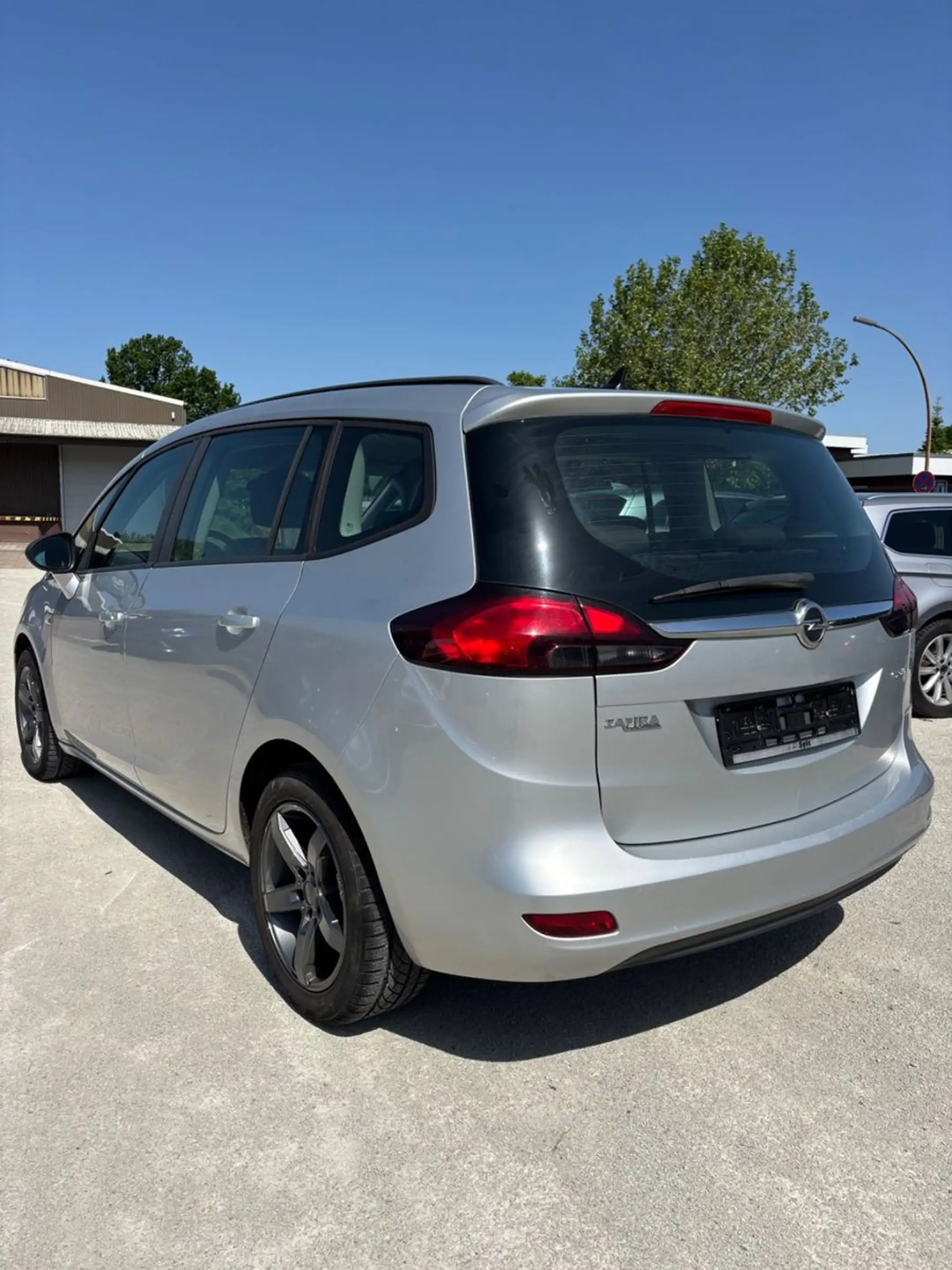 Opel Zafira C Tourer Edition — photo 6