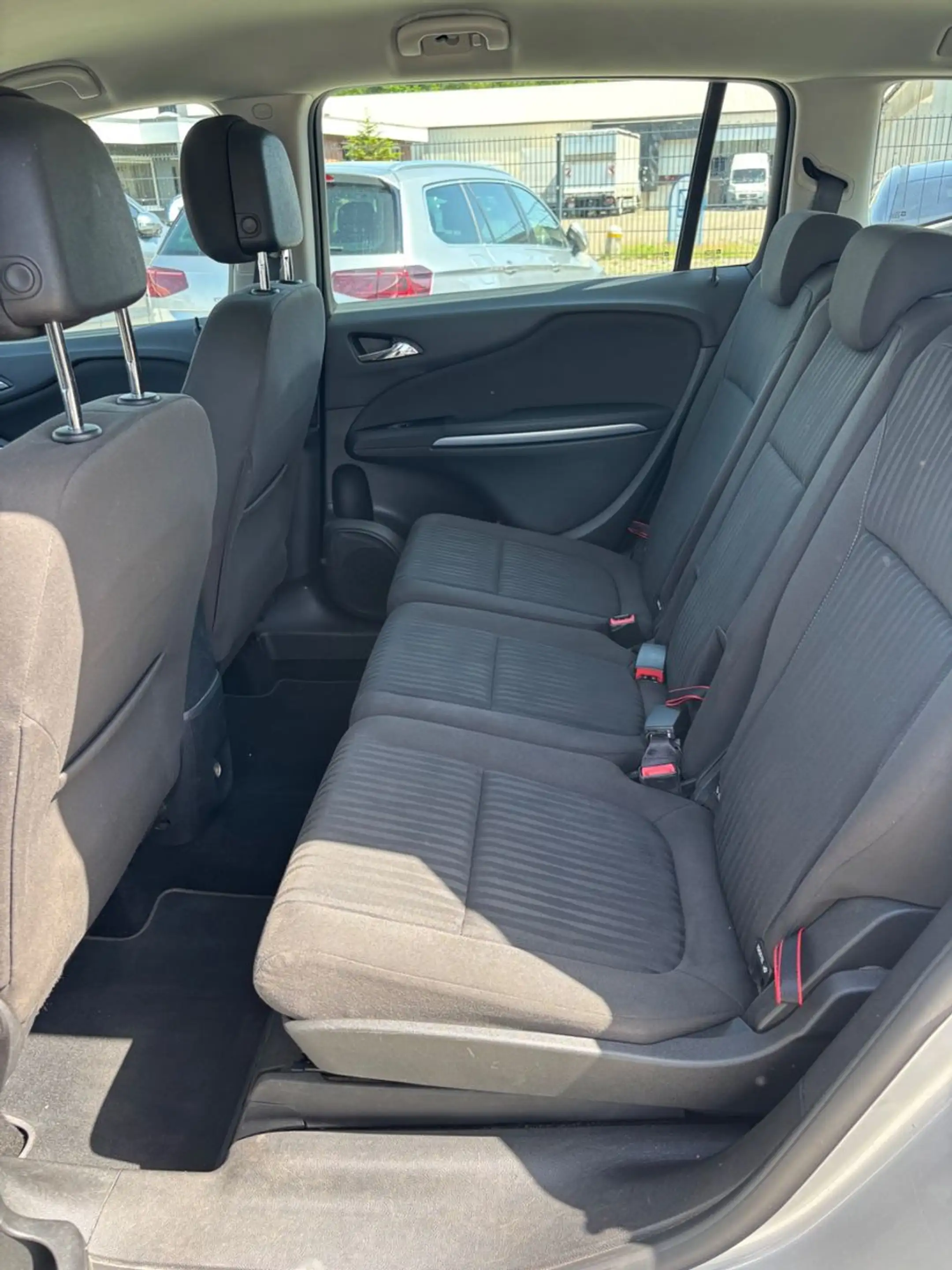 Opel Zafira C Tourer Edition — photo 15