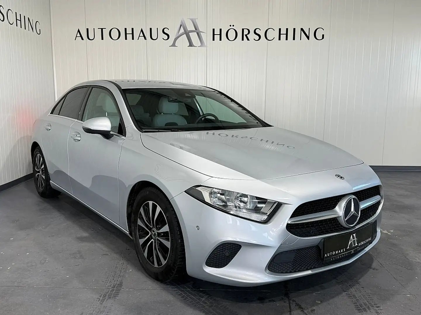 Mercedes-Benz A 180 d Limousine Aut. Silber - 1