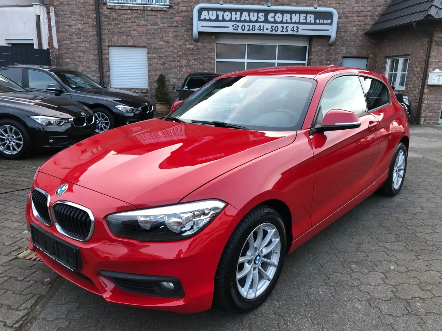 BMW 116 i Advantage Rouge - 1