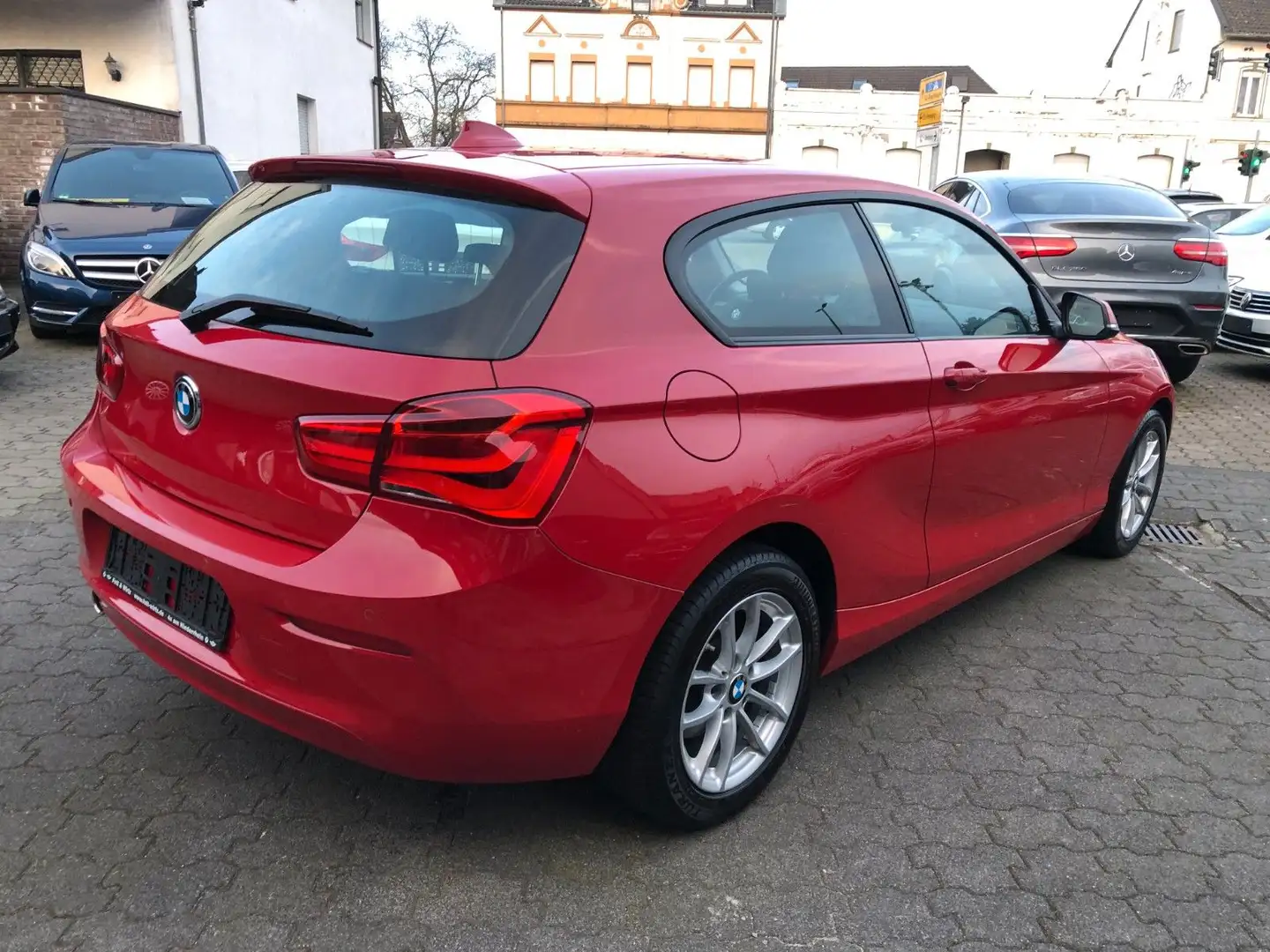 BMW 116 i Advantage Rot - 2