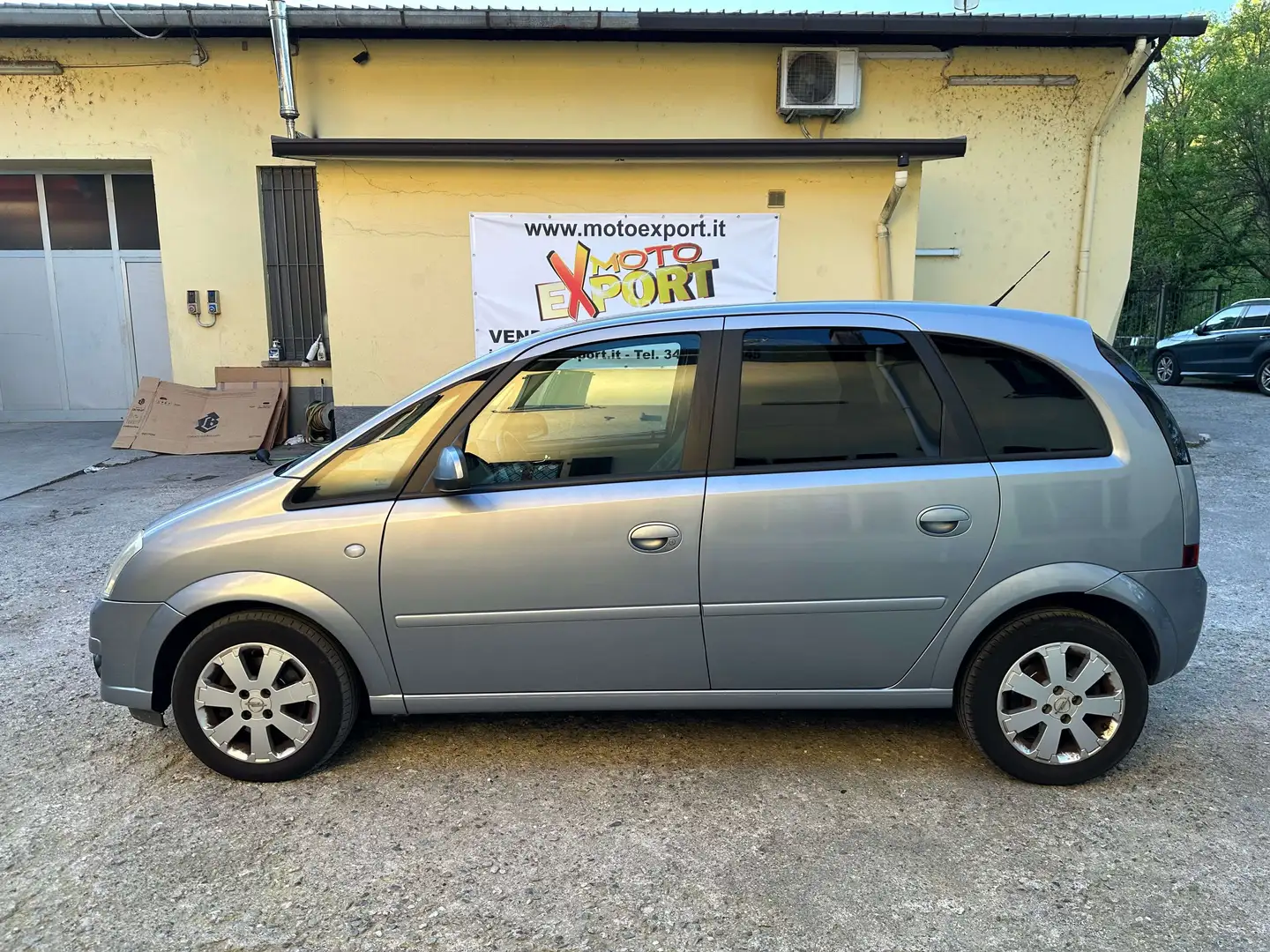 Opel Meriva Meriva 1.6 16v Cosmo c/esp Grijs - 2