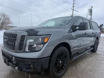 SV CREWCAB 4X4 | MIDNIGHT EDITION | CLEAN CARFAX