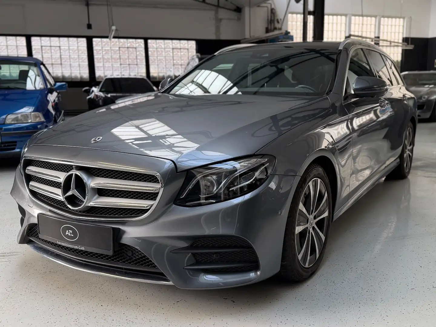 Mercedes-Benz E 300 d/T-Modell/AMG/360/PANO/HUD/AHK/Burmester Grau - 1
