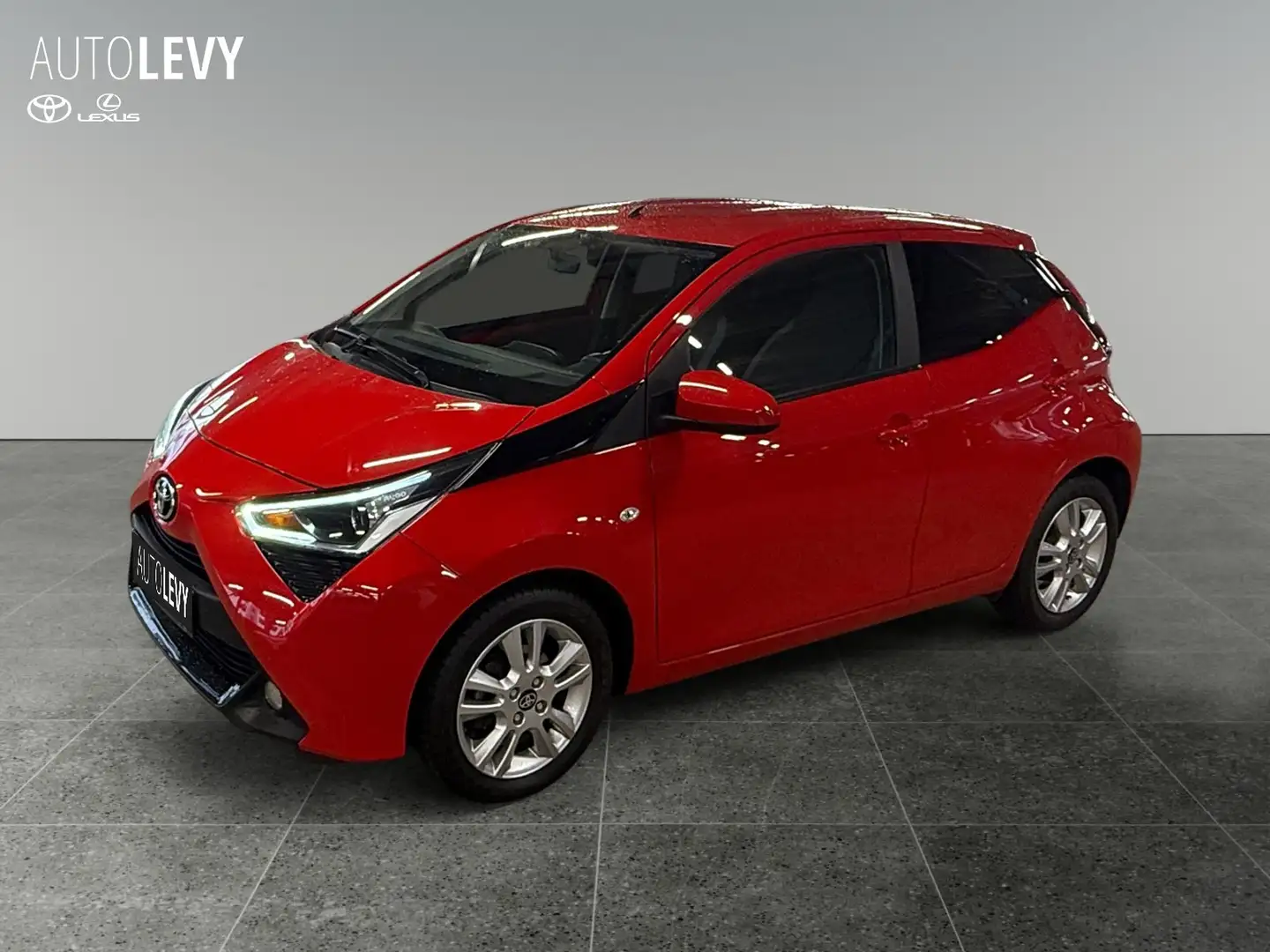 Toyota Aygo 1.0 x-play +Kamera+Bluethooth+Automatik+ Rojo - 2