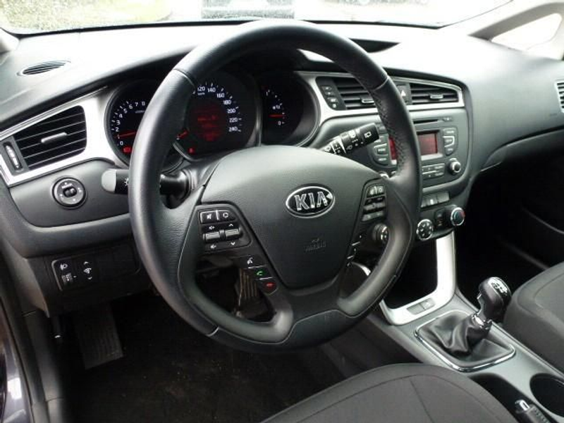 Kia Ceed SW / cee'd SW Ceed Sportswagon 1.6GDI Tempomat+Klima+16"-LM — photo 13