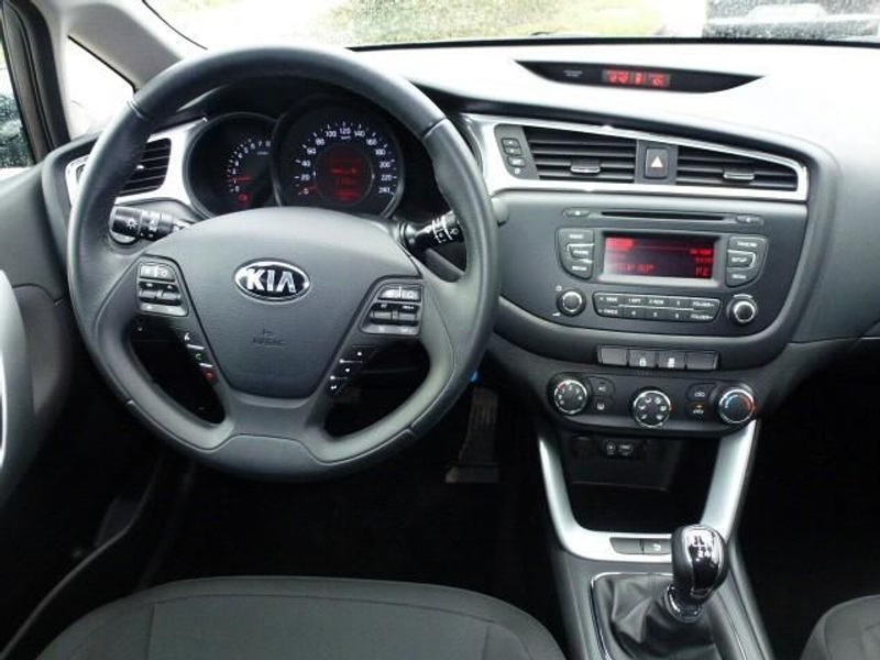 Kia Ceed SW / cee'd SW Ceed Sportswagon 1.6GDI Tempomat+Klima+16"-LM — photo 6