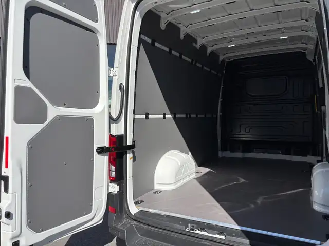 Volkswagen Crafter view 17