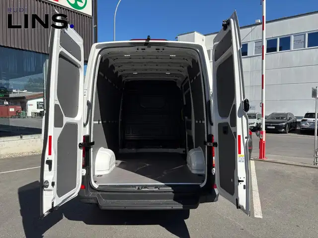 Volkswagen Crafter view 16