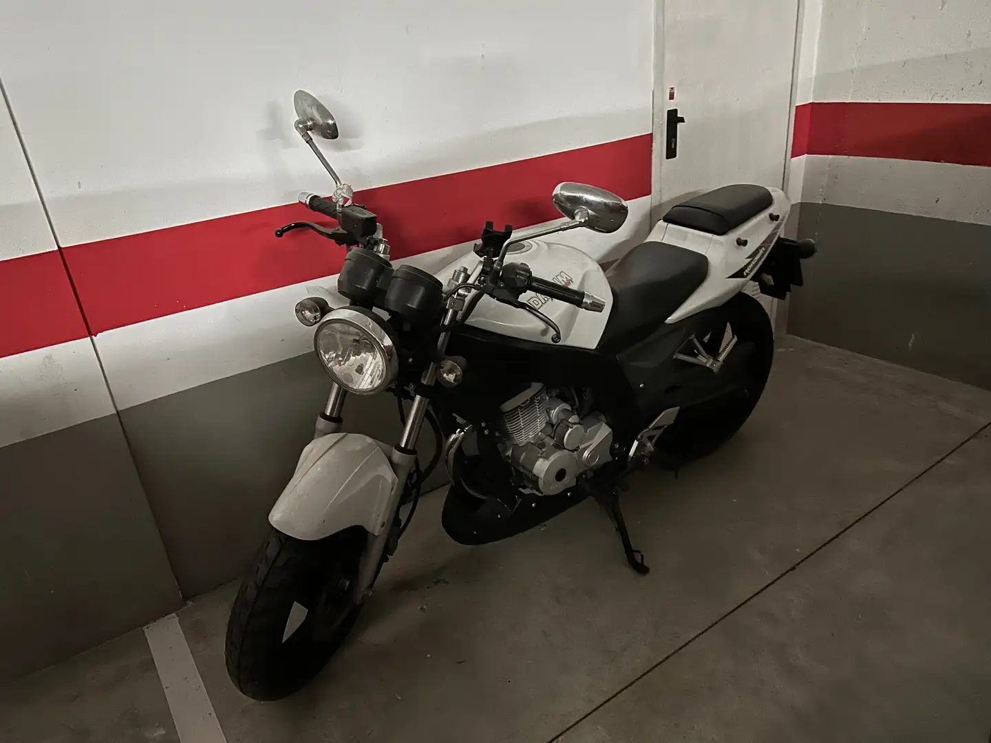 Daelim Roadwin Fi 125cv Fehér - 1