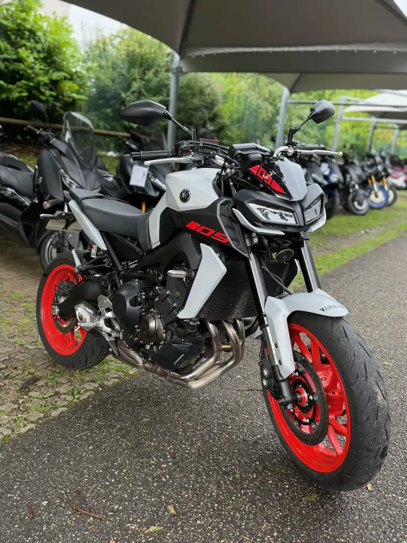 Yamaha MT-09 Šedá - 2