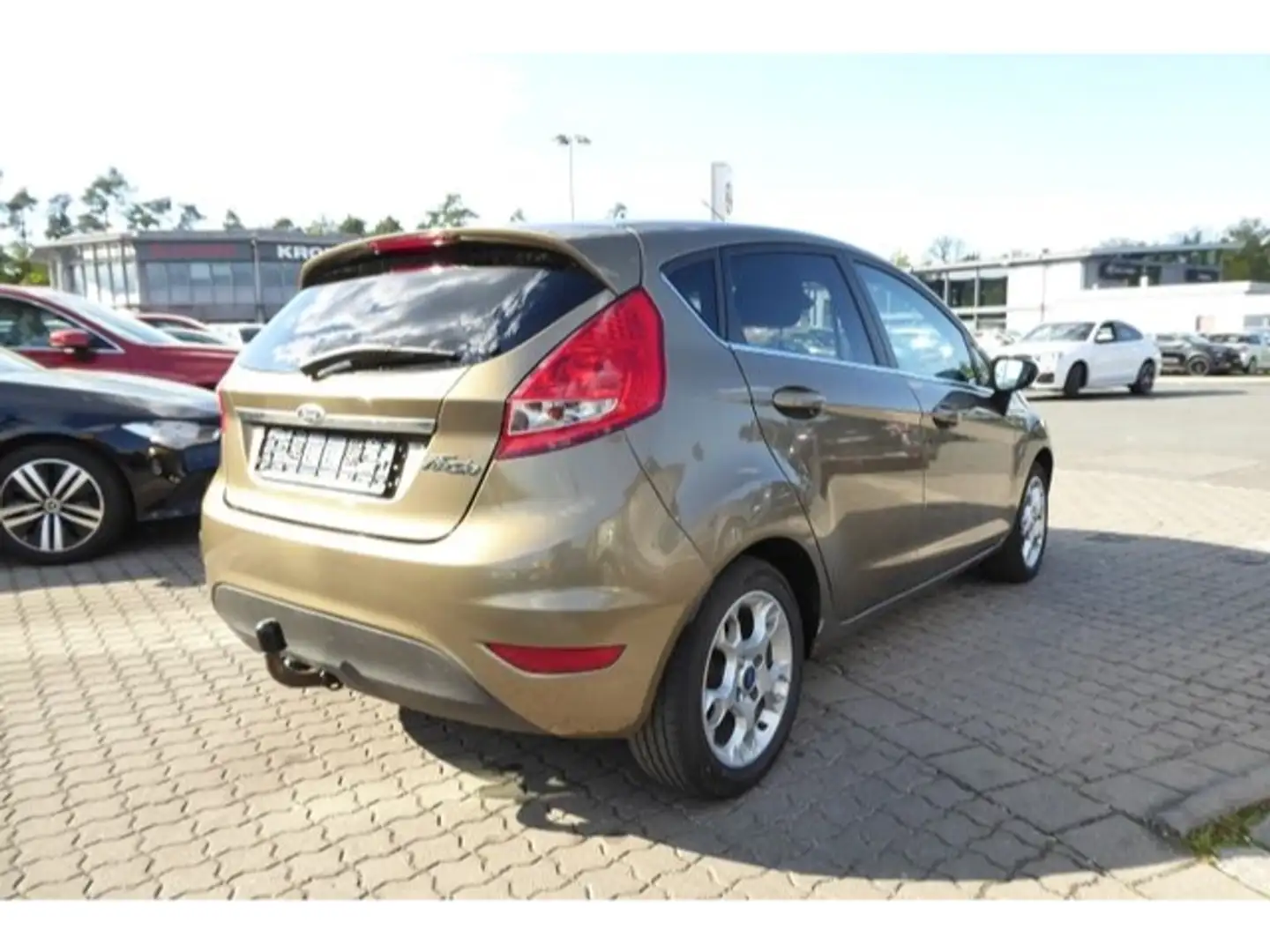Ford Fiesta Titanium Brun - 2