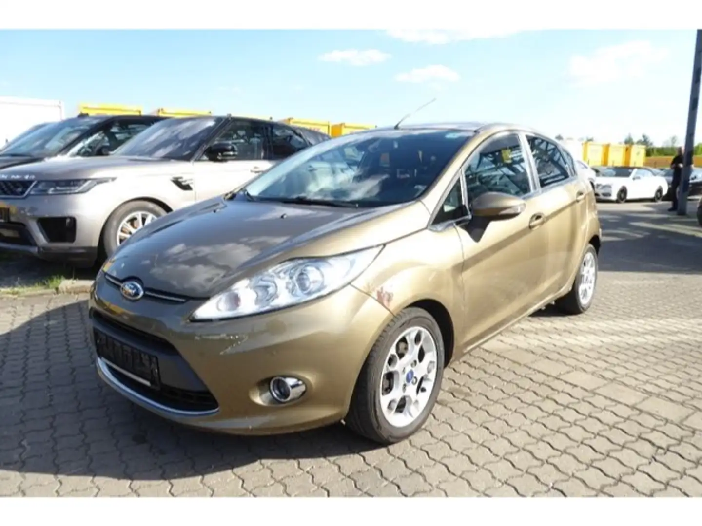 Ford Fiesta Titanium Brun - 1