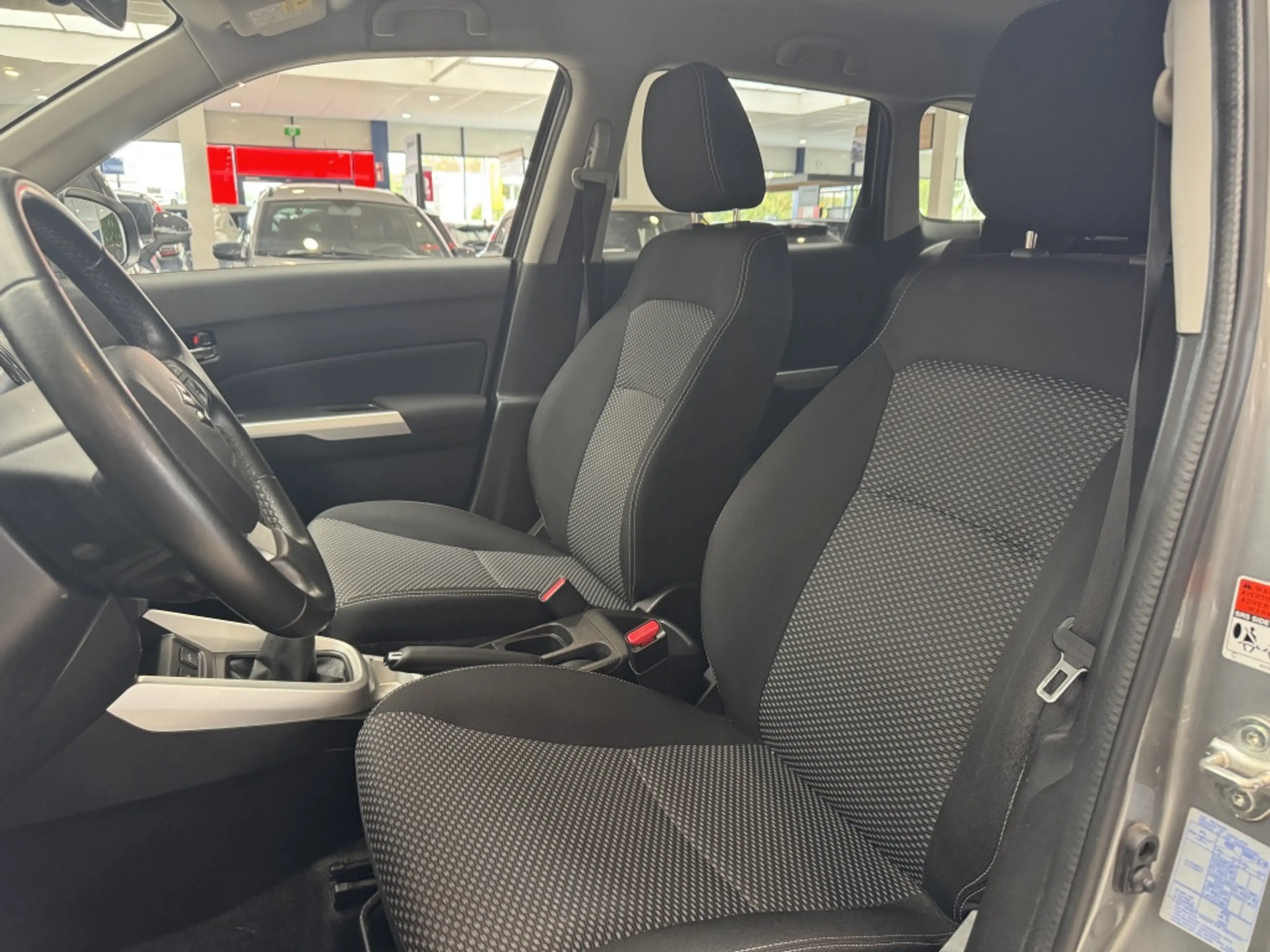 Suzuki Vitara 1.6 High Executive [ TREKHAAK I ALL-SEASON I 100% — photo 4
