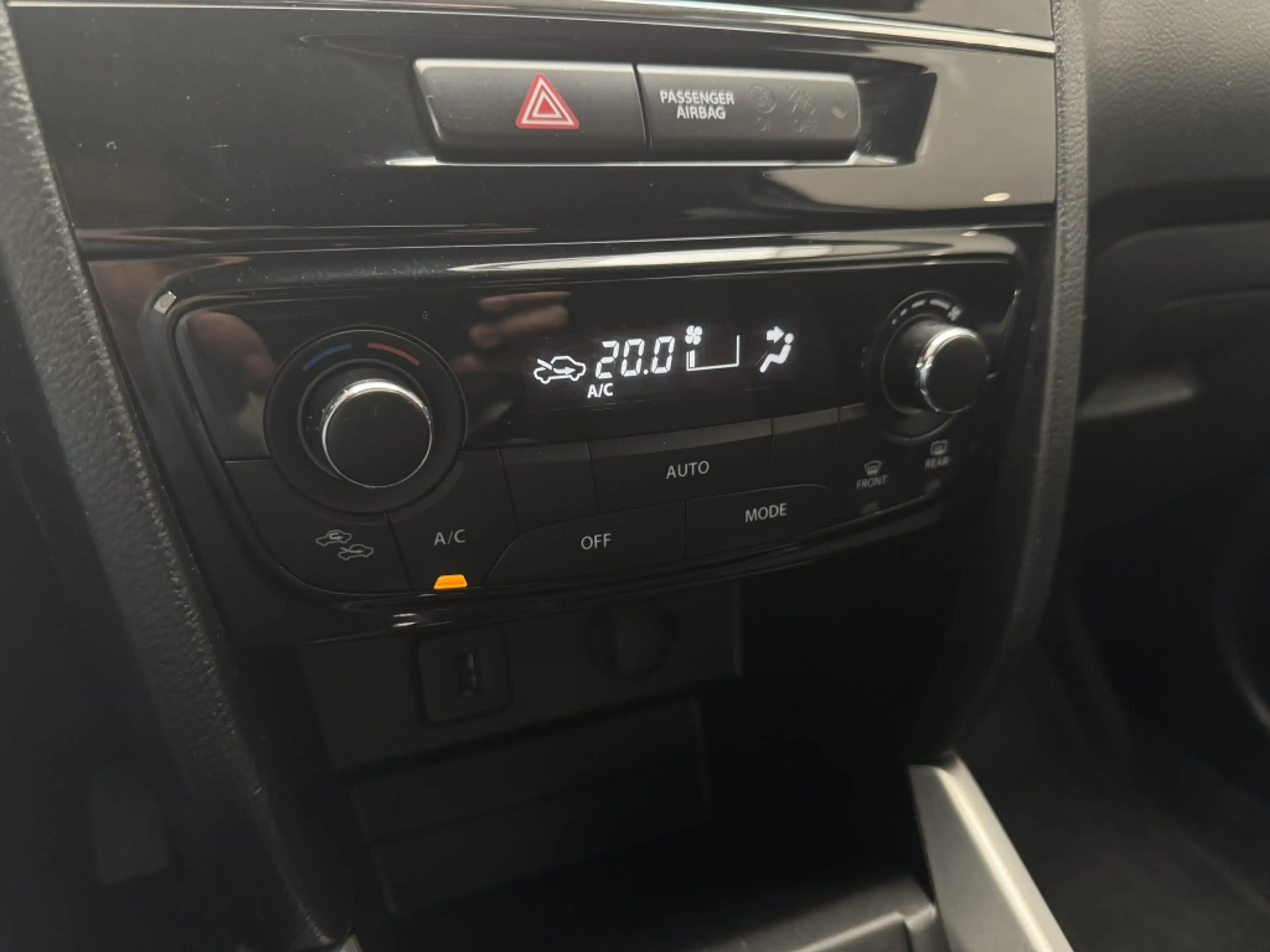 Suzuki Vitara 1.6 High Executive [ TREKHAAK I ALL-SEASON I 100% — photo 16
