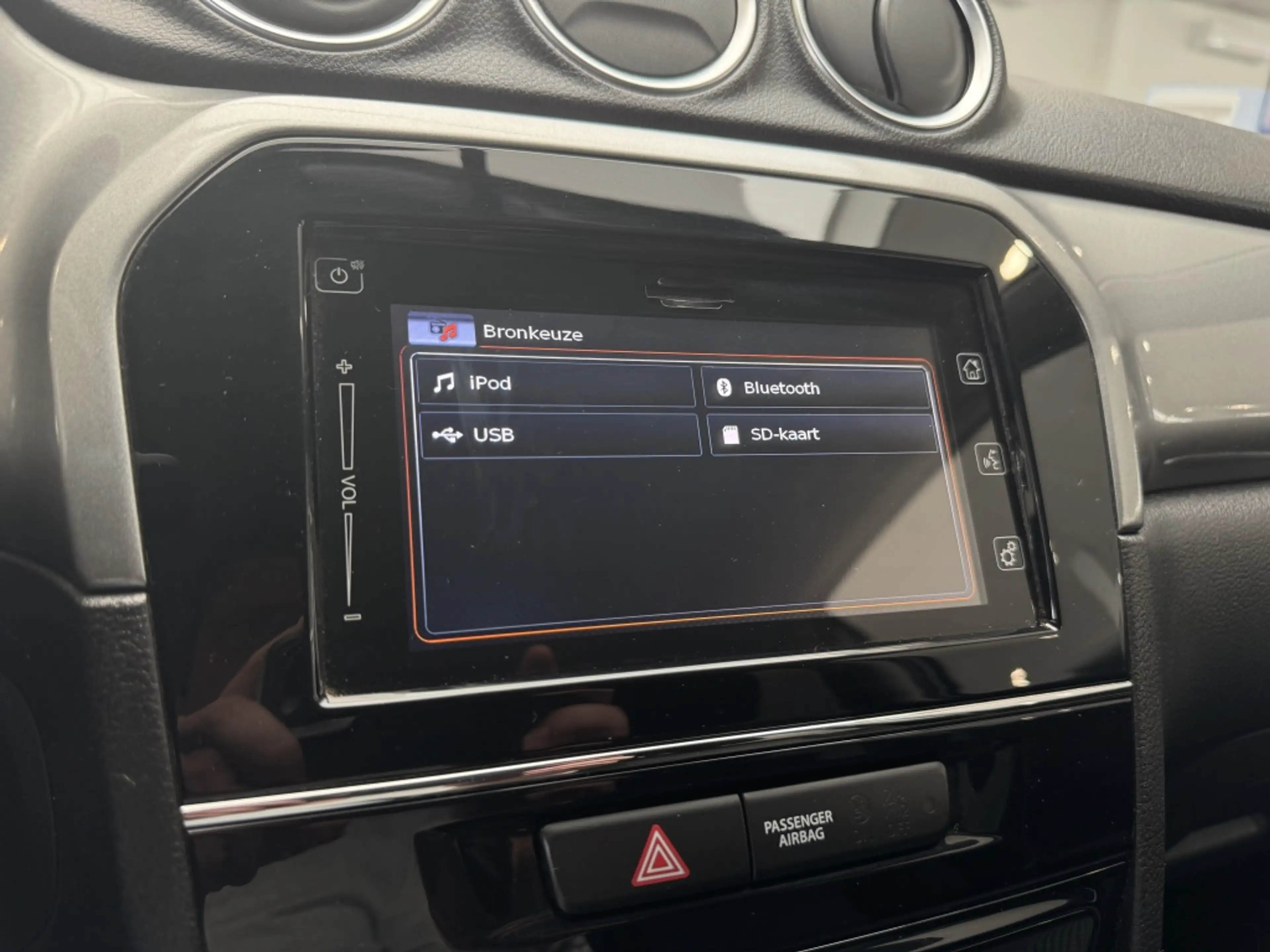 Suzuki Vitara 1.6 High Executive [ TREKHAAK I ALL-SEASON I 100% — photo 15