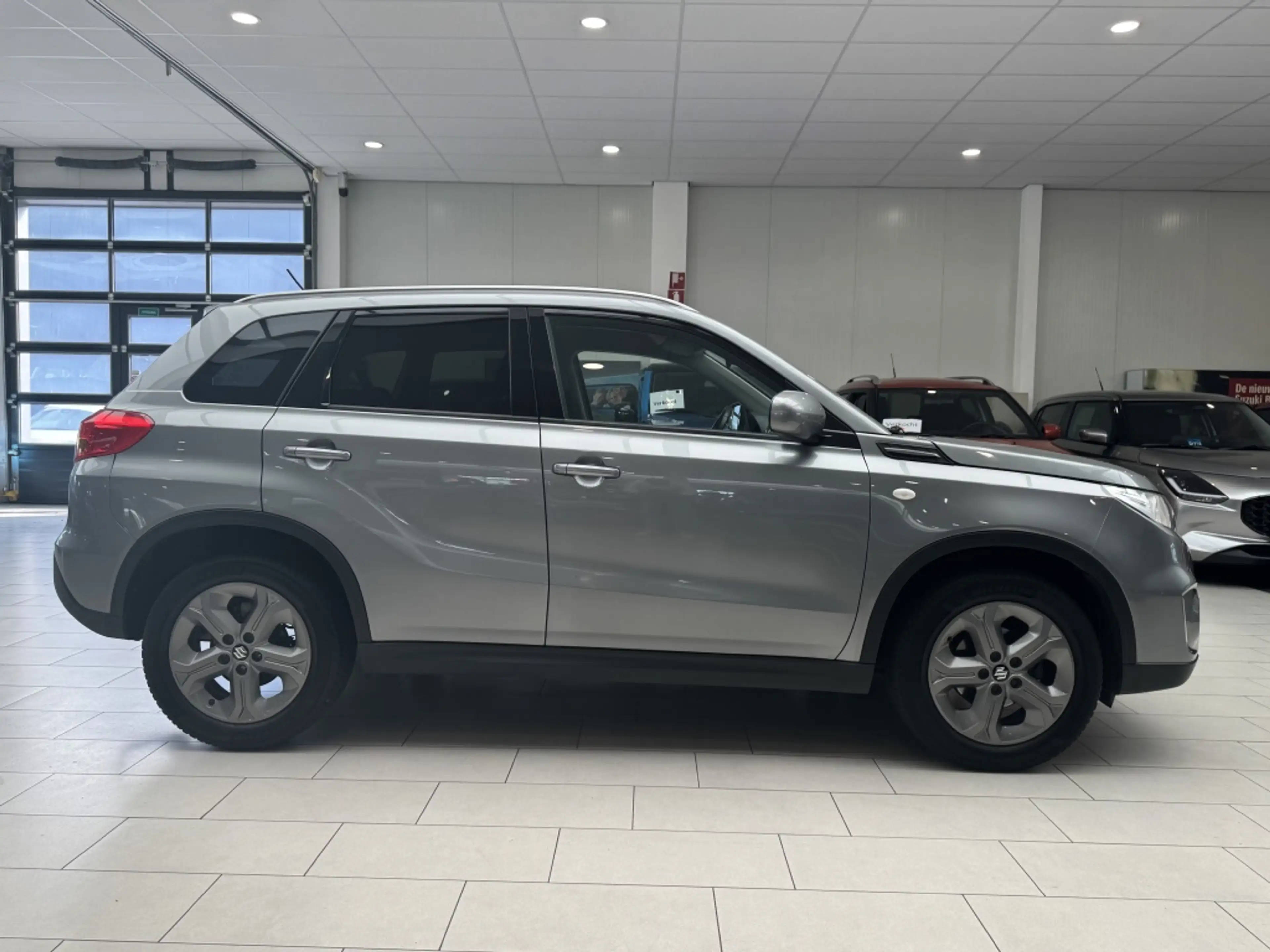 Suzuki Vitara 1.6 High Executive [ TREKHAAK I ALL-SEASON I 100% — photo 9