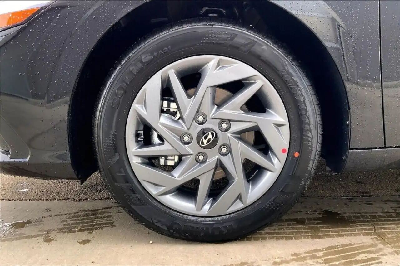 Hyundai ELANTRA снимка Hyundai ELANTRA