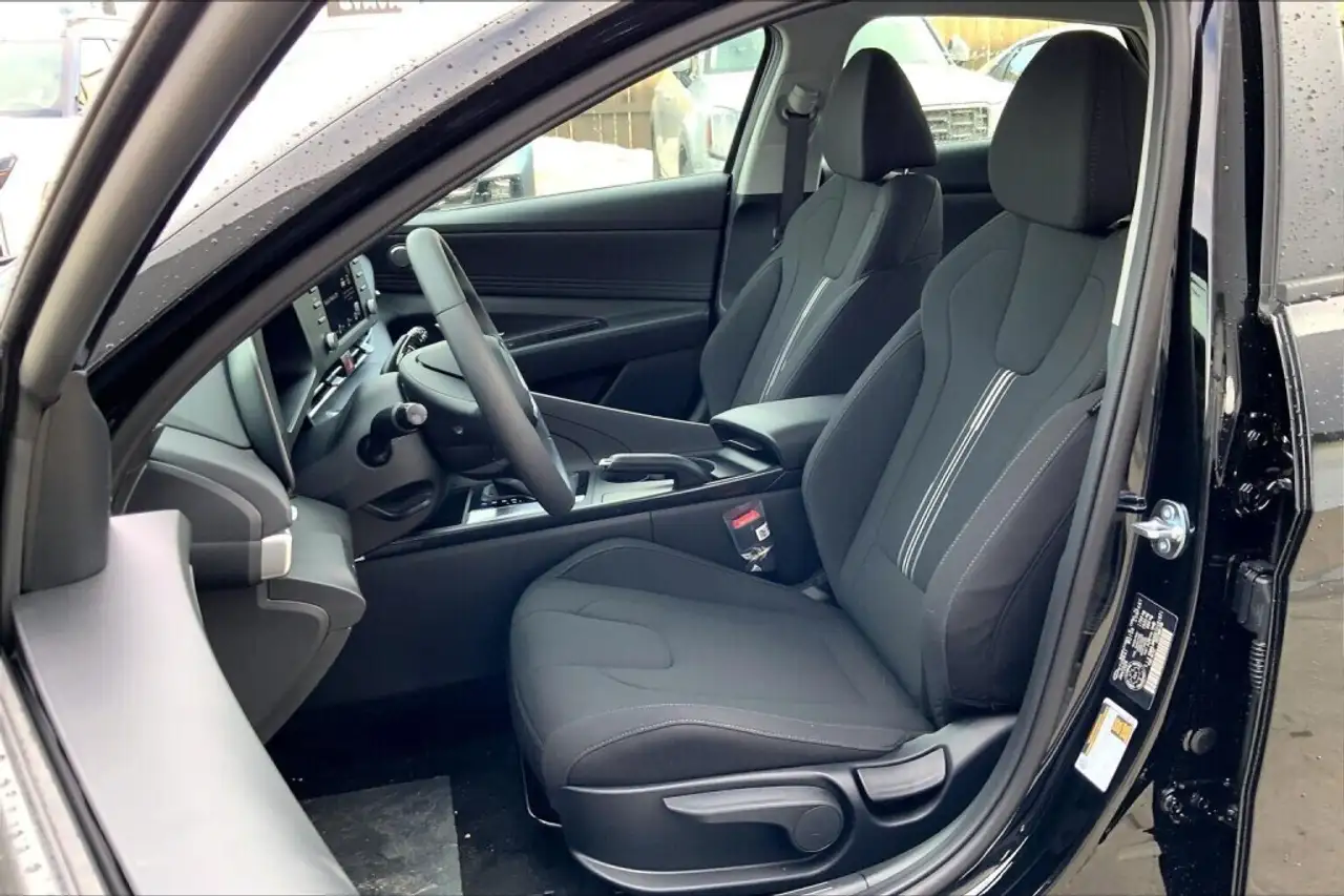 Hyundai ELANTRA снимка Hyundai ELANTRA