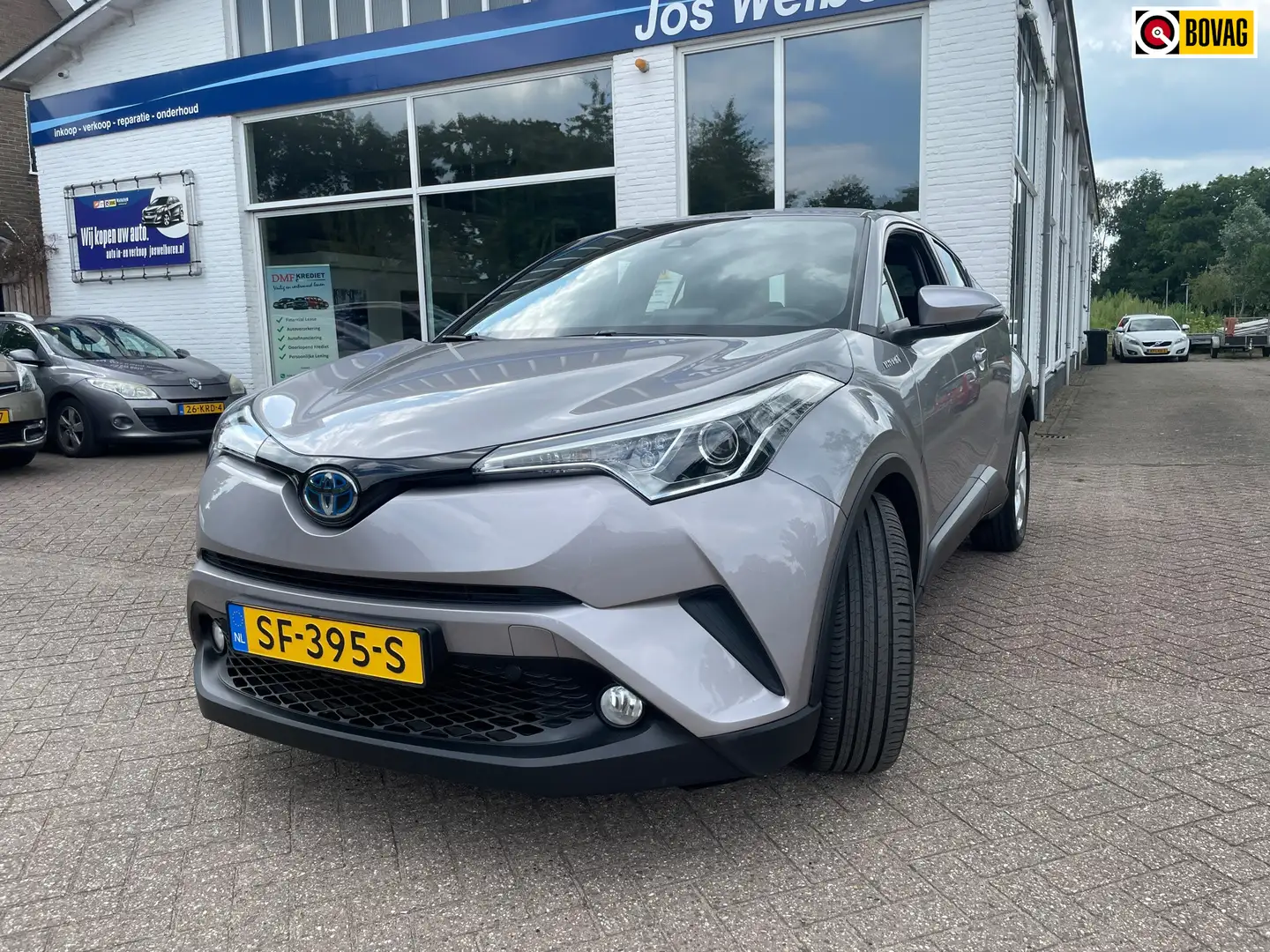 Toyota C-HR 1.8 Hybrid Active Grijs - 1