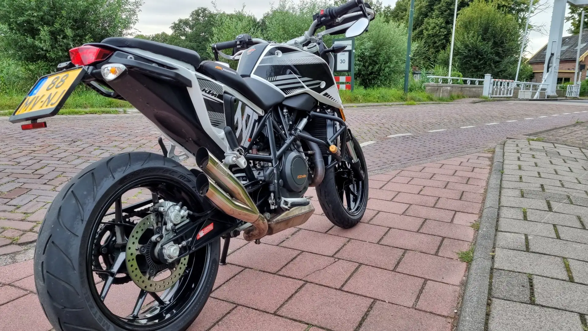 KTM 690 Duke ABS Zwart - 2