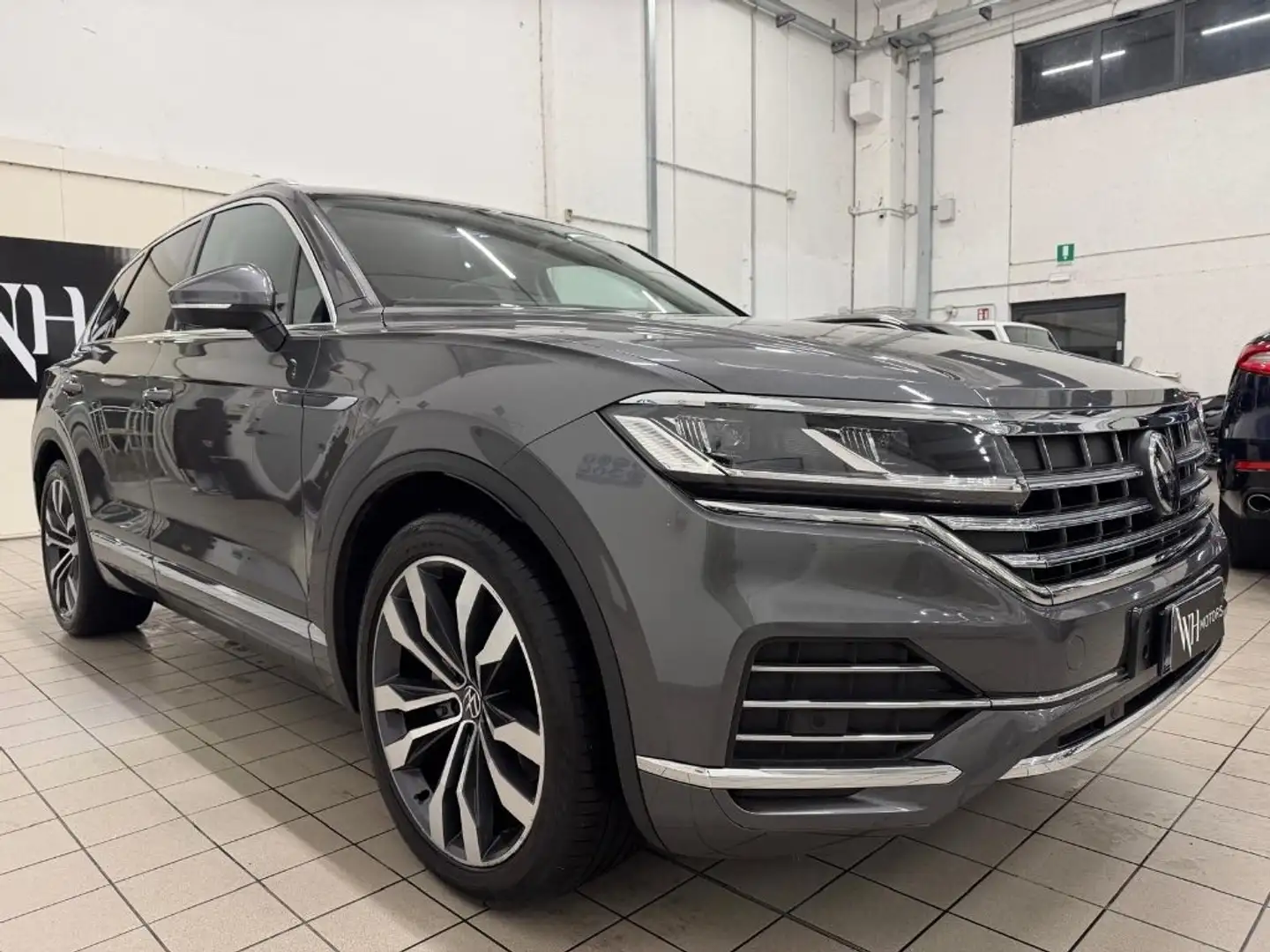 Volkswagen Touareg 3.0 V6 TDI SCR Elegance //BELL1SS1MA// Gris - 2