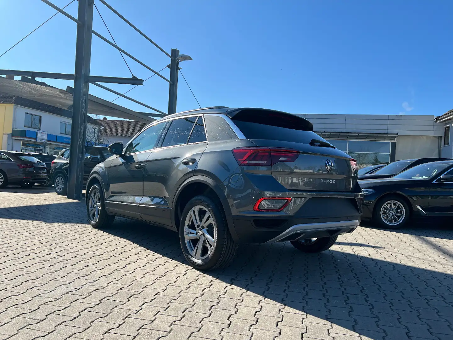 Volkswagen T-Roc 1.5 TSI DSG Life LED ParkAssist Sitzh. DAB Grau - 2