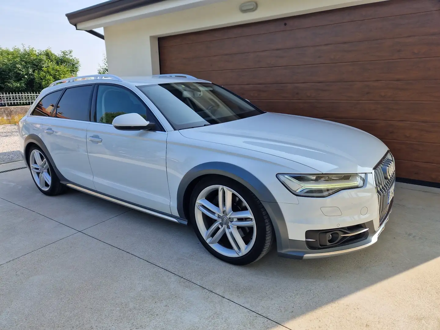 Audi A6 allroad 3.0 tdi Business Plus quattro 272cv s-tronic White - 1