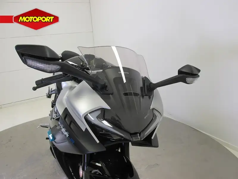 CFMOTO 675SR-R - foto 7