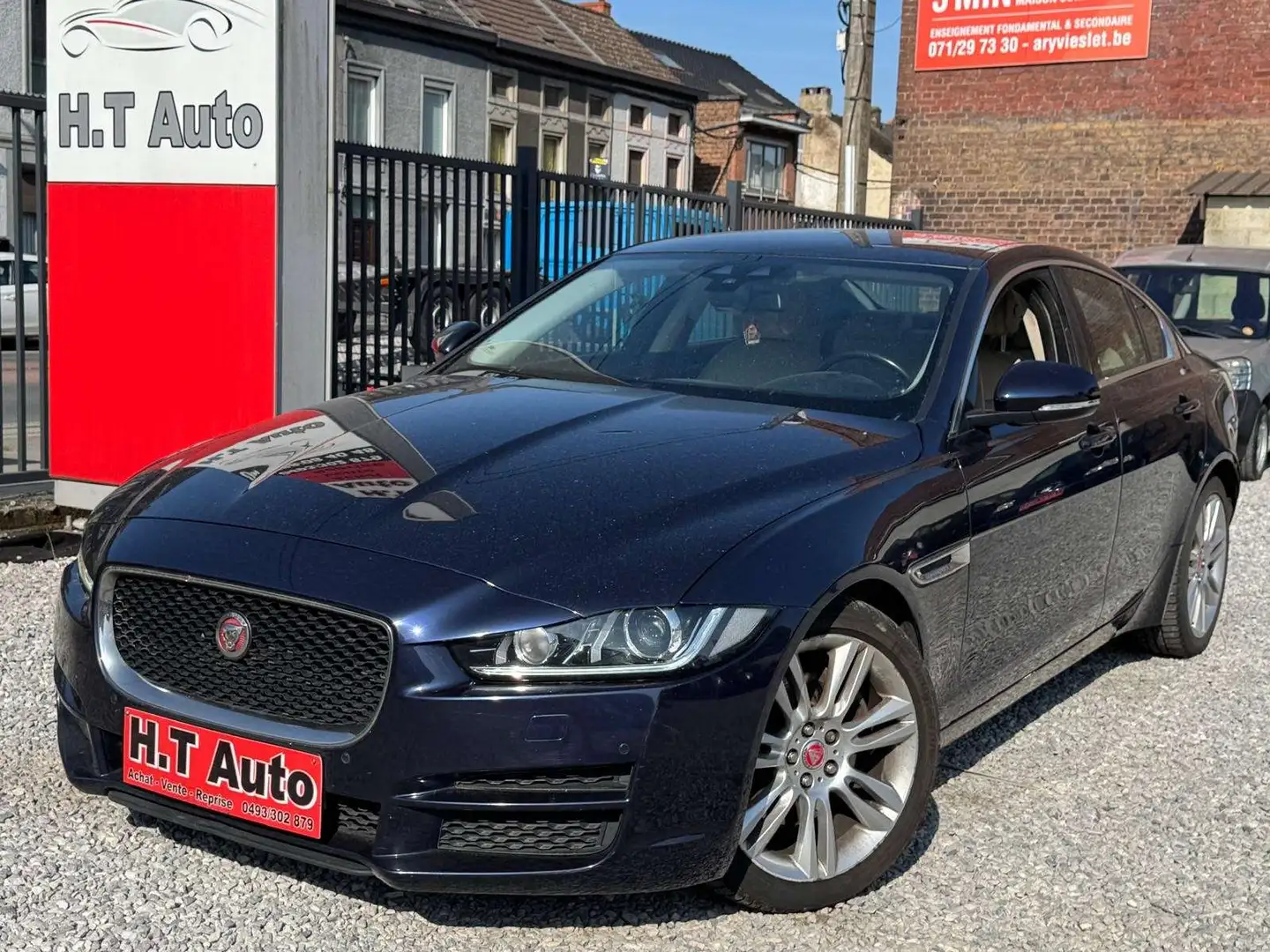 Jaguar XE 2.0 D/ PROBLEME MOTEUR Zelená - 1