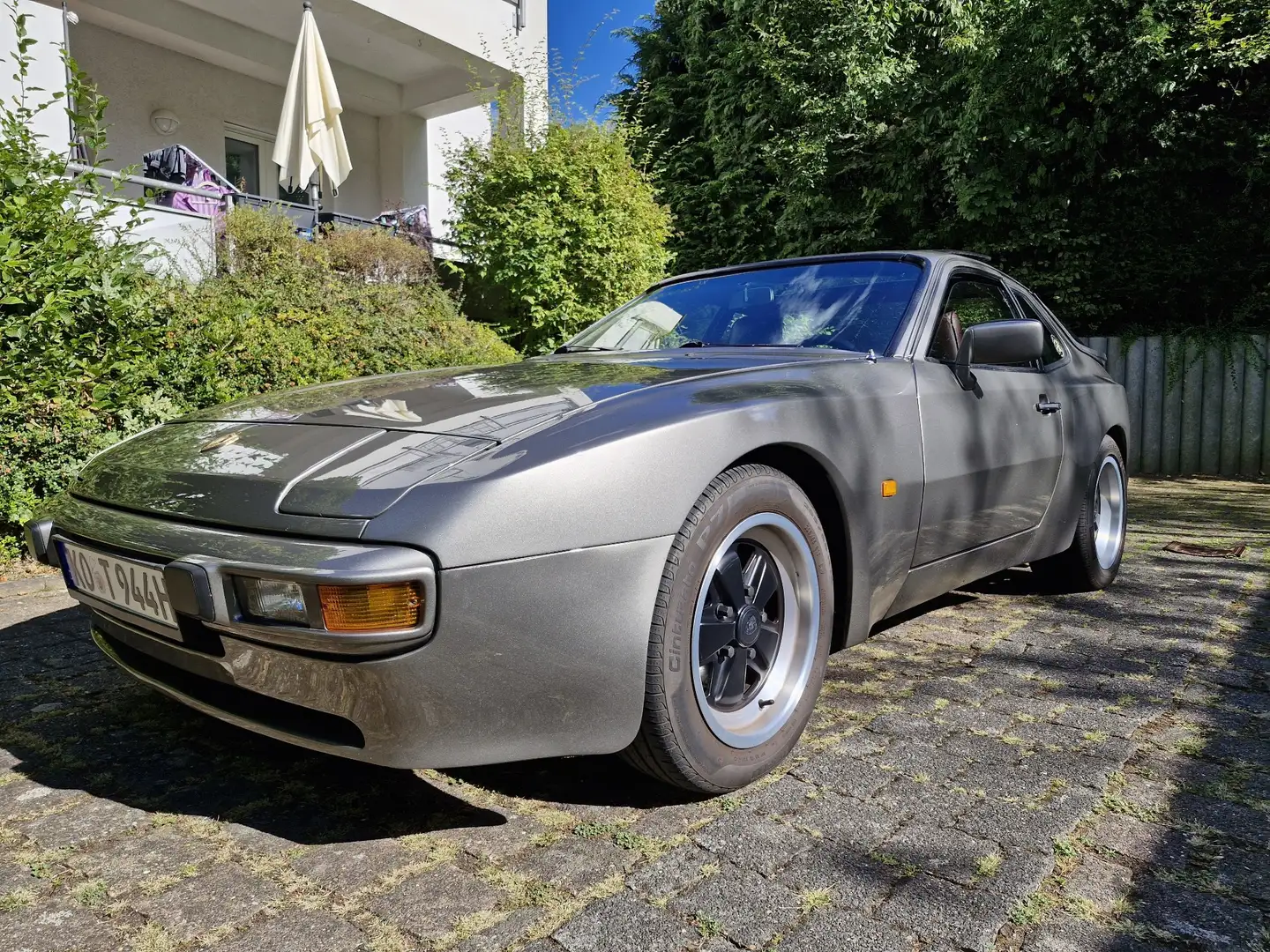 Porsche 944 Targa Grau - 2