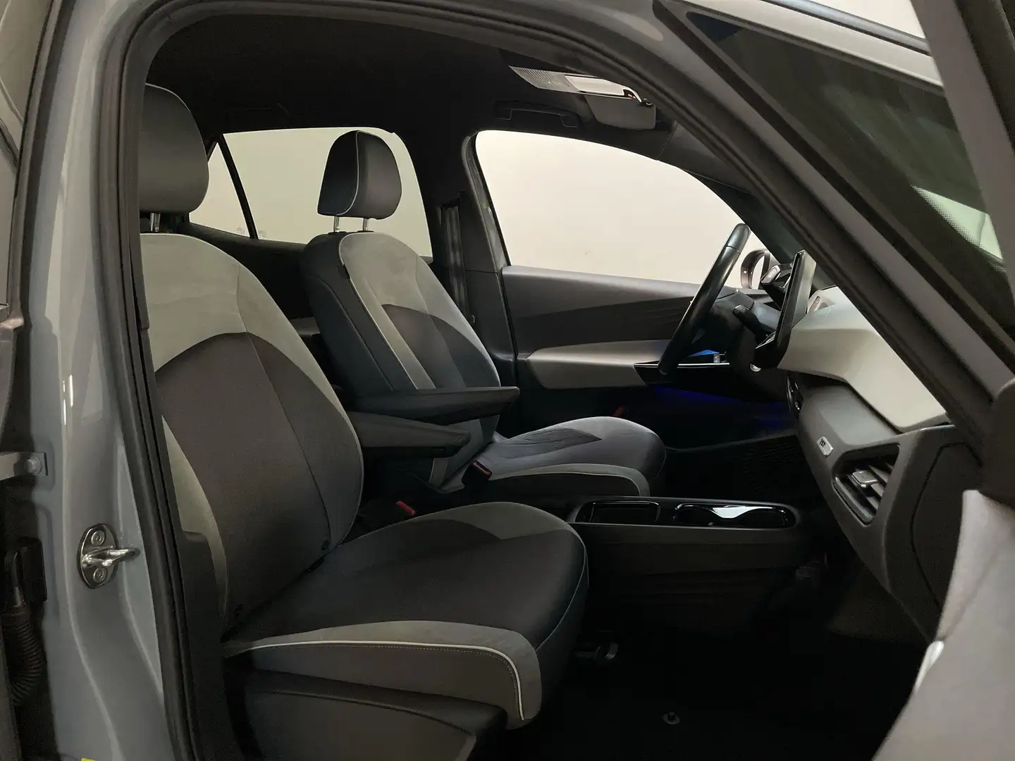 Volkswagen ID.3 First Plus 58 kWh Camera LED Stoelverwarming Navig Gris - 2