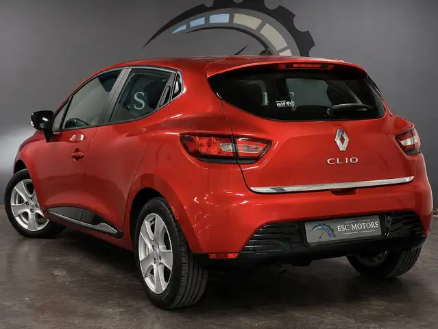 Renault Clio view 2