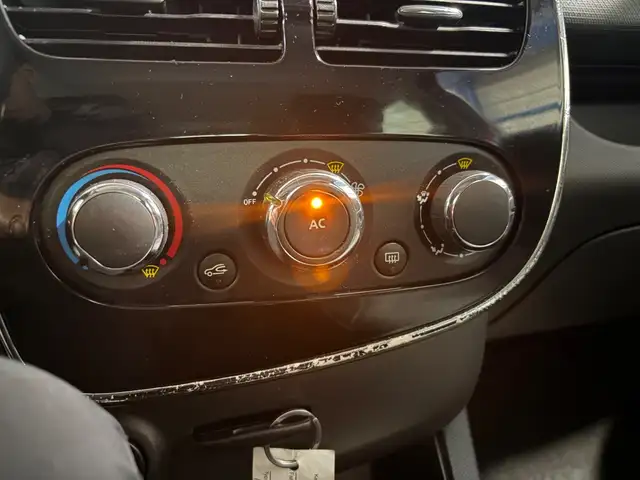 Renault Clio view 14