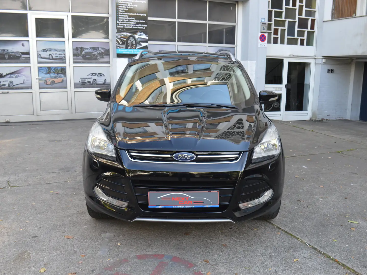 Ford Kuga Titanium*Teilleder*AHK*Sitzheizung* Schwarz - 2