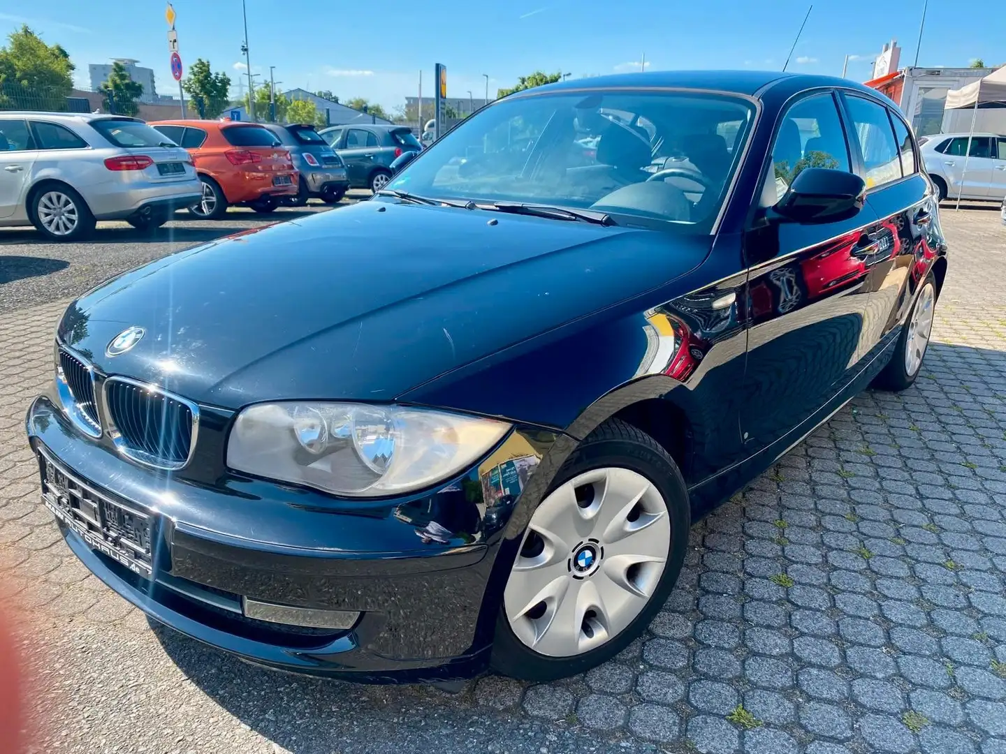 BMW 116 Baureihe 1 Lim. 116d Schwarz - 2