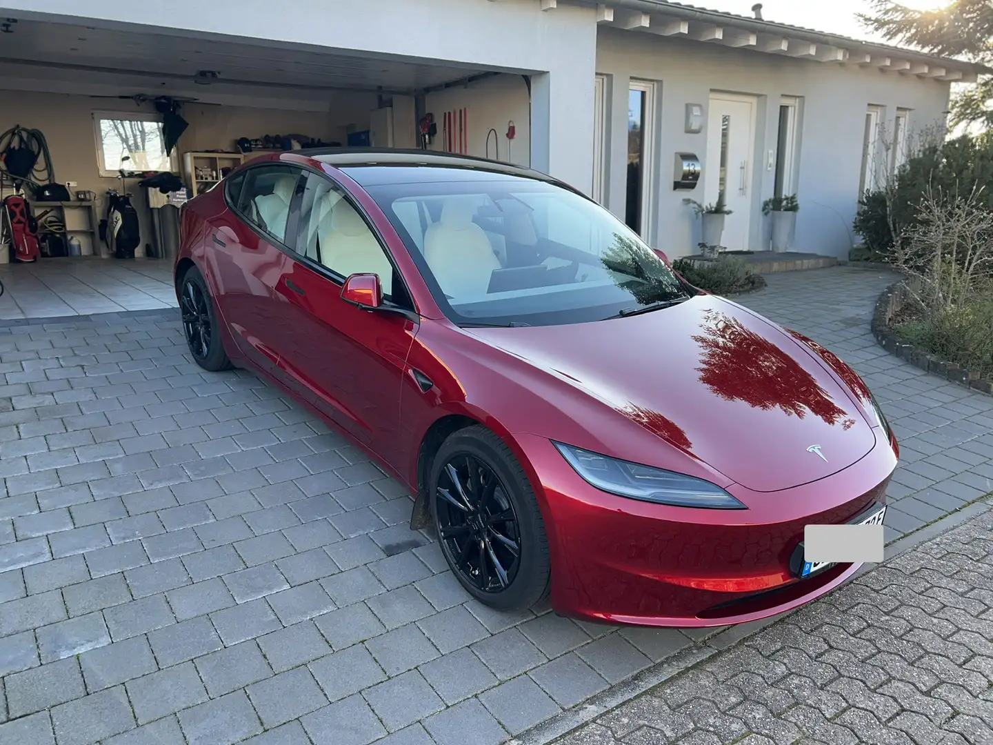 Tesla Model 3 Allradantrieb Dual Motor Rot - 1