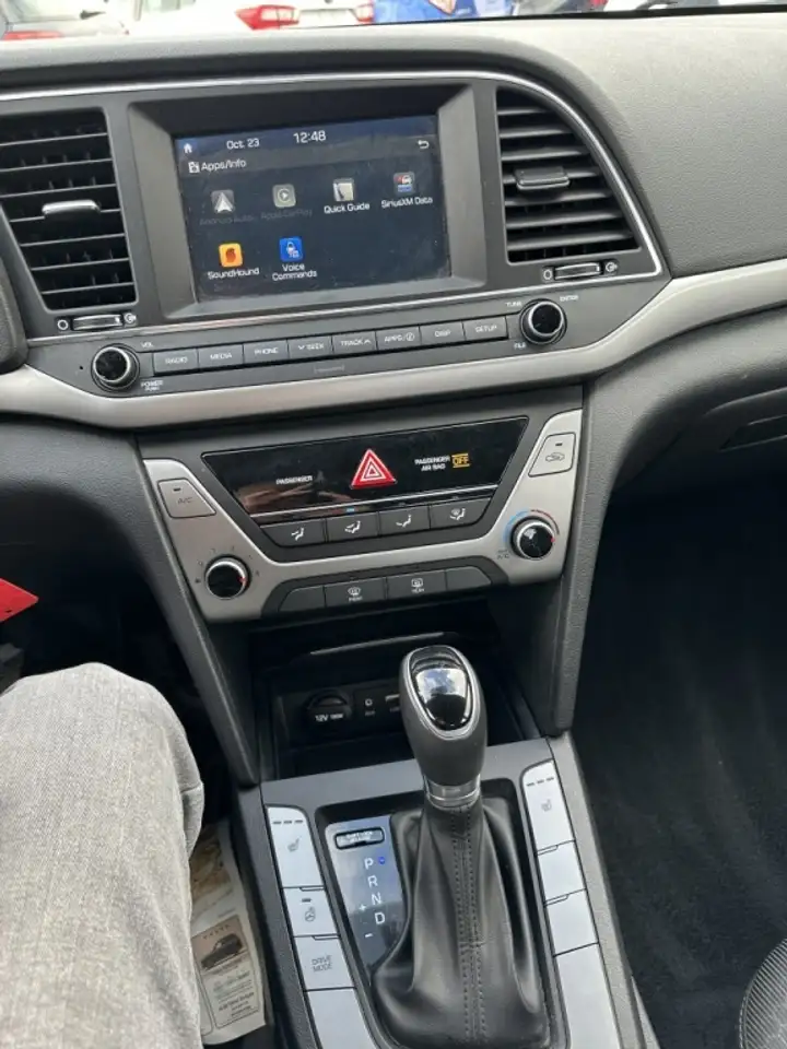 Hyundai ELANTRA снимка Hyundai ELANTRA