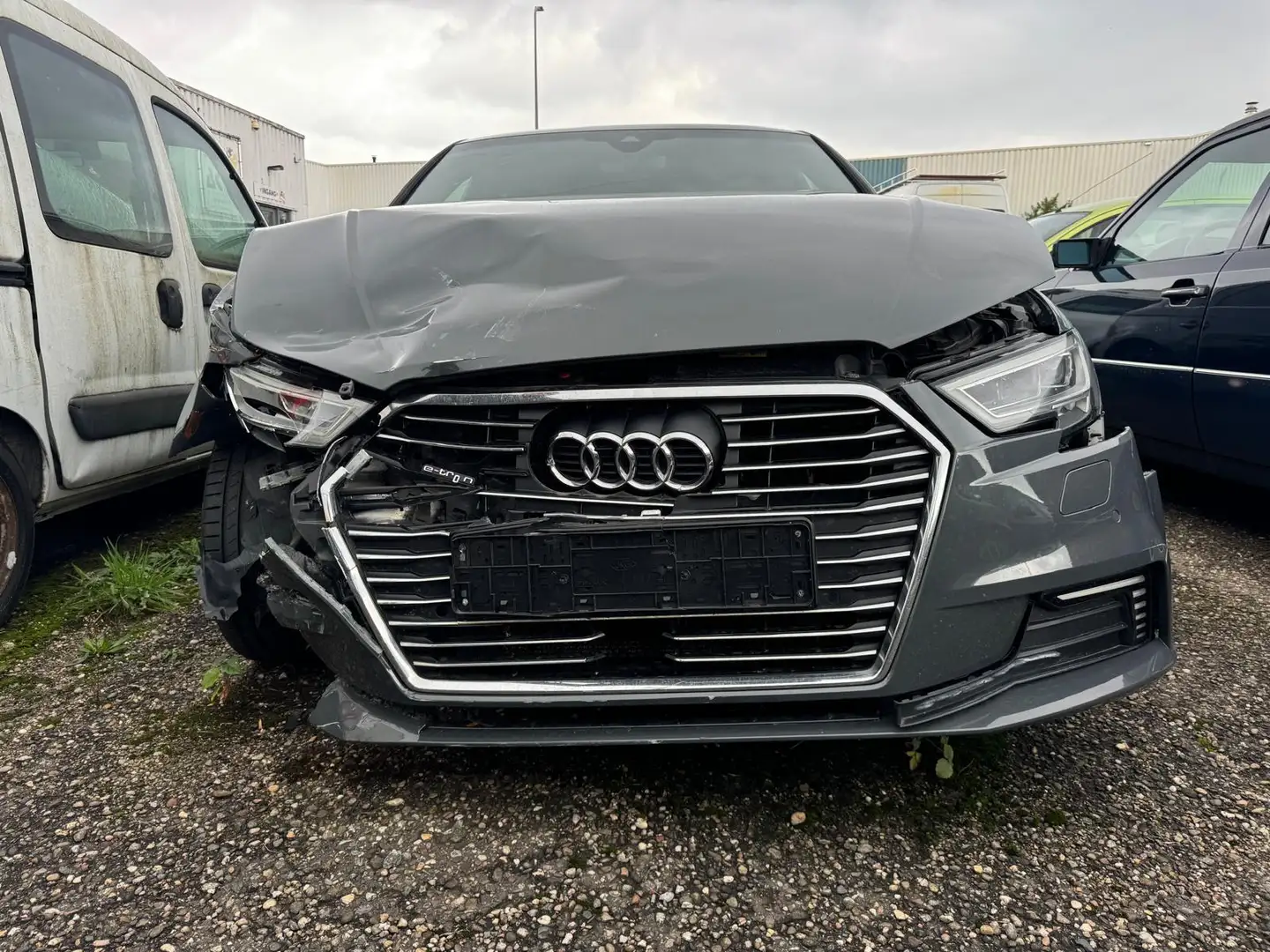 Audi A3 Sportback 1.4 e-tron Lease Edition! Facelift! Navi Grijs - 2