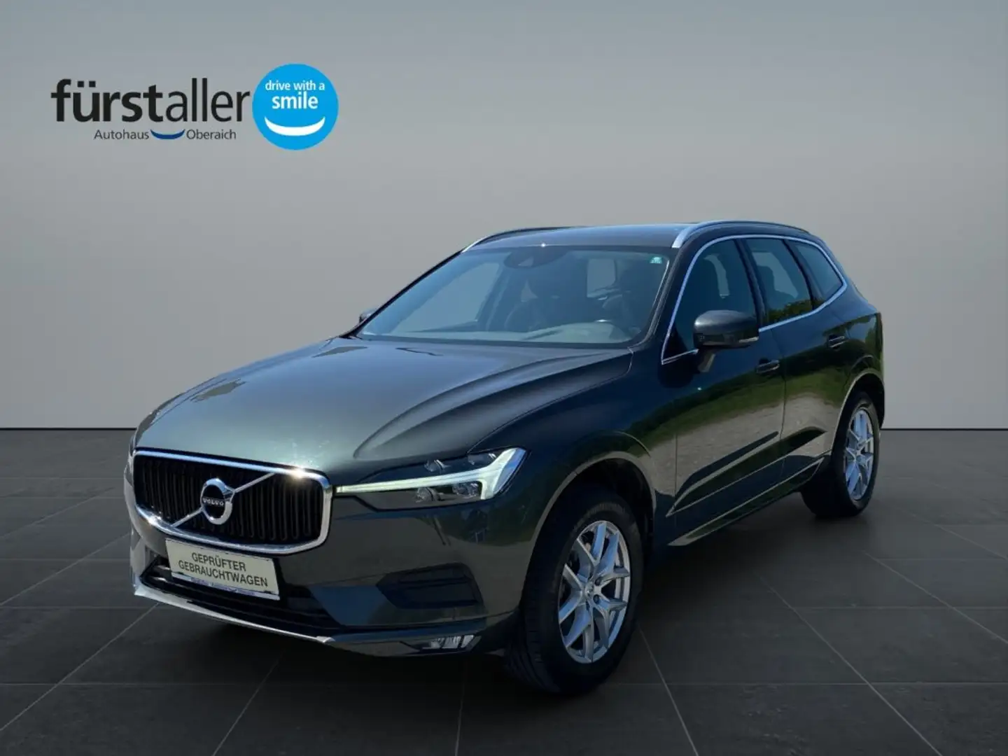 Volvo XC60 B4 (D) AWD Geartronic Momentum Pro Gris - 1