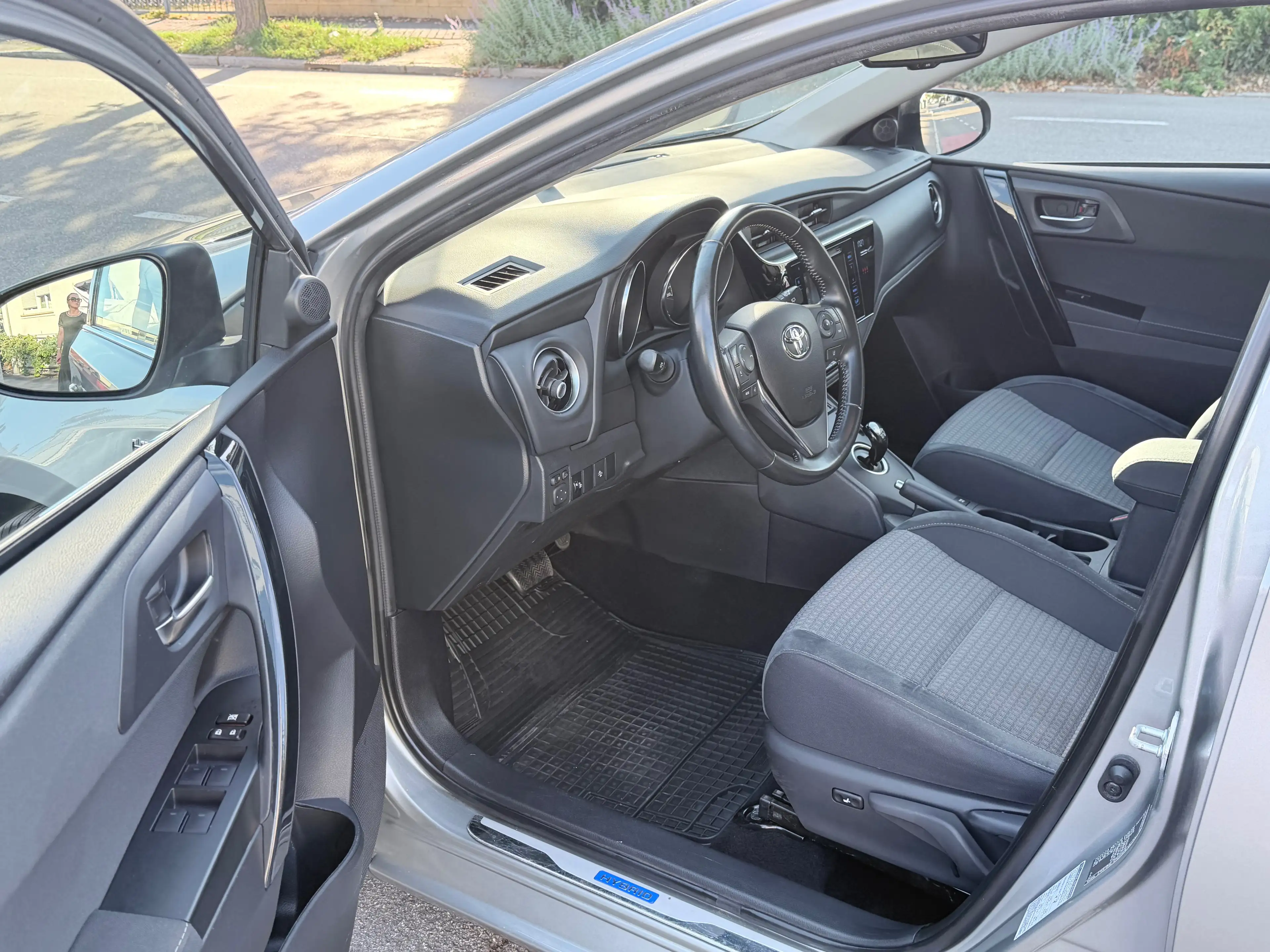 Toyota Auris Hybrid Team D/R-Kamera/Alu/LED/NSW/Keyless-Go — photo 11