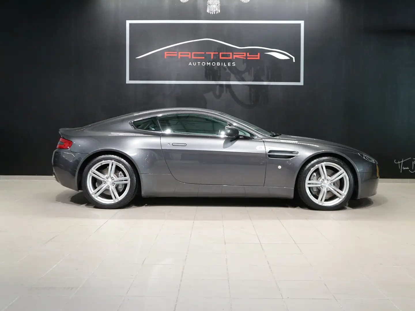 Aston Martin Vantage 4.7 SPORTSHIFT Gris - 2