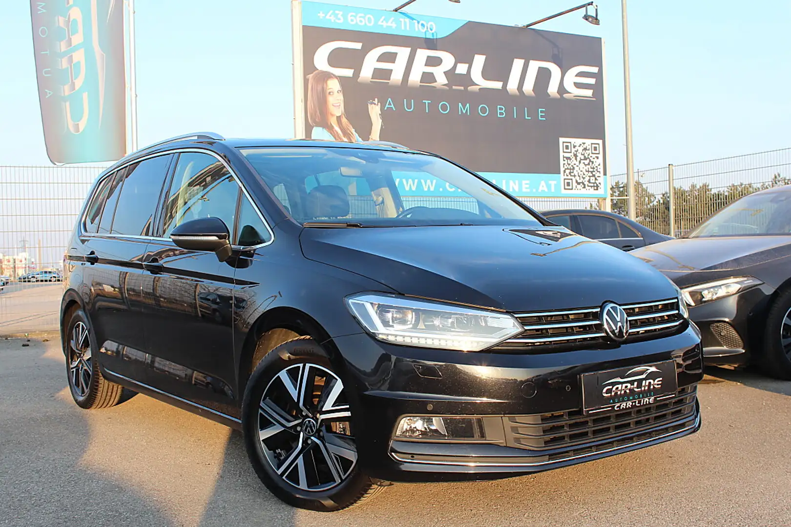 Volkswagen Touran Highline 2,0 SCR TDI DSG Panorama Masage ACC RFK Schwarz - 1