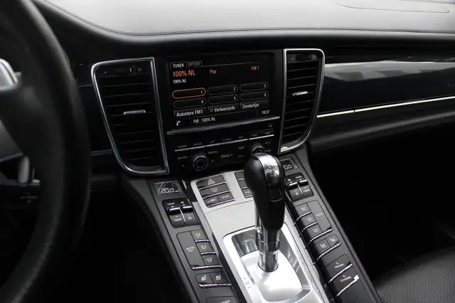 Porsche Panamera view 19