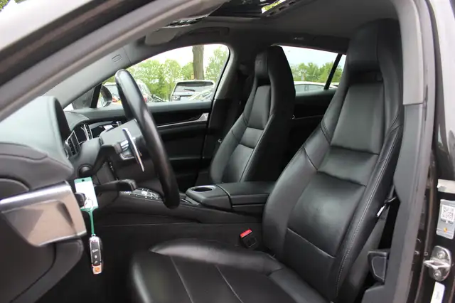 Porsche Panamera view 4